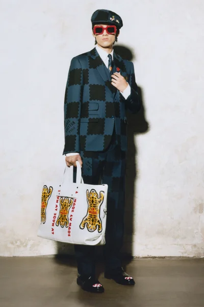 Look 15